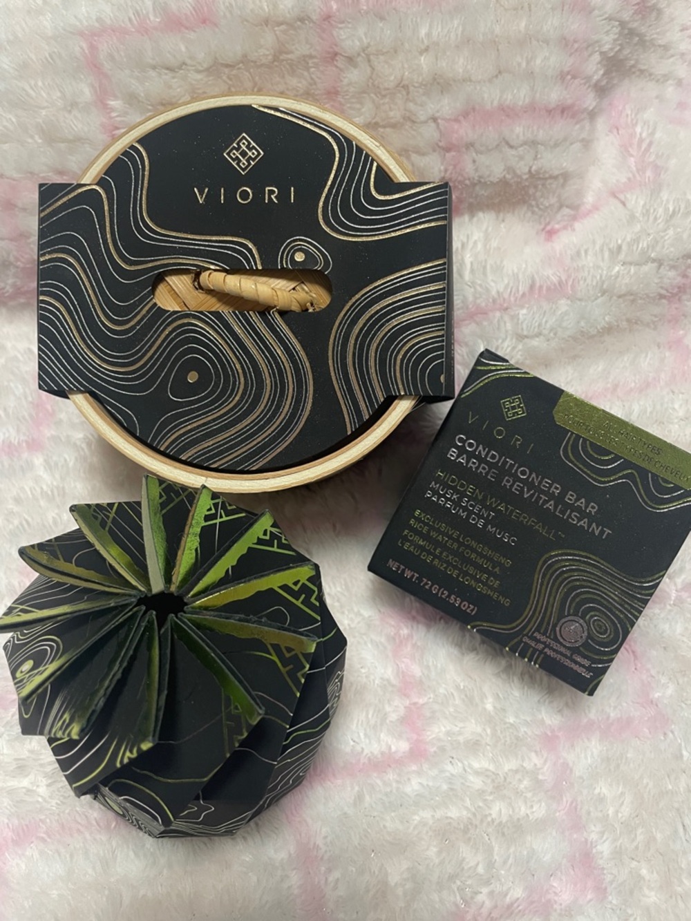 Viori "Hidden Waterfall"  Shampoo, Conditioner Bar & Bamboo Holder bundle set
